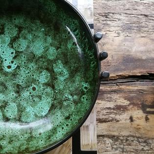 A beautiful green ceramic bowl by Goldscheider, Entwurf, bennogeiger, Wien