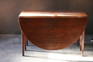 English mahogany dropleaf table
